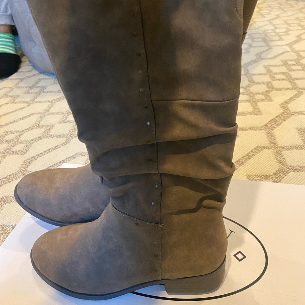 Steve Madden Girls Brown Boot - Picture 4 of 6